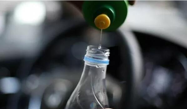 后視鏡是卡車司機的“第二只眼睛”